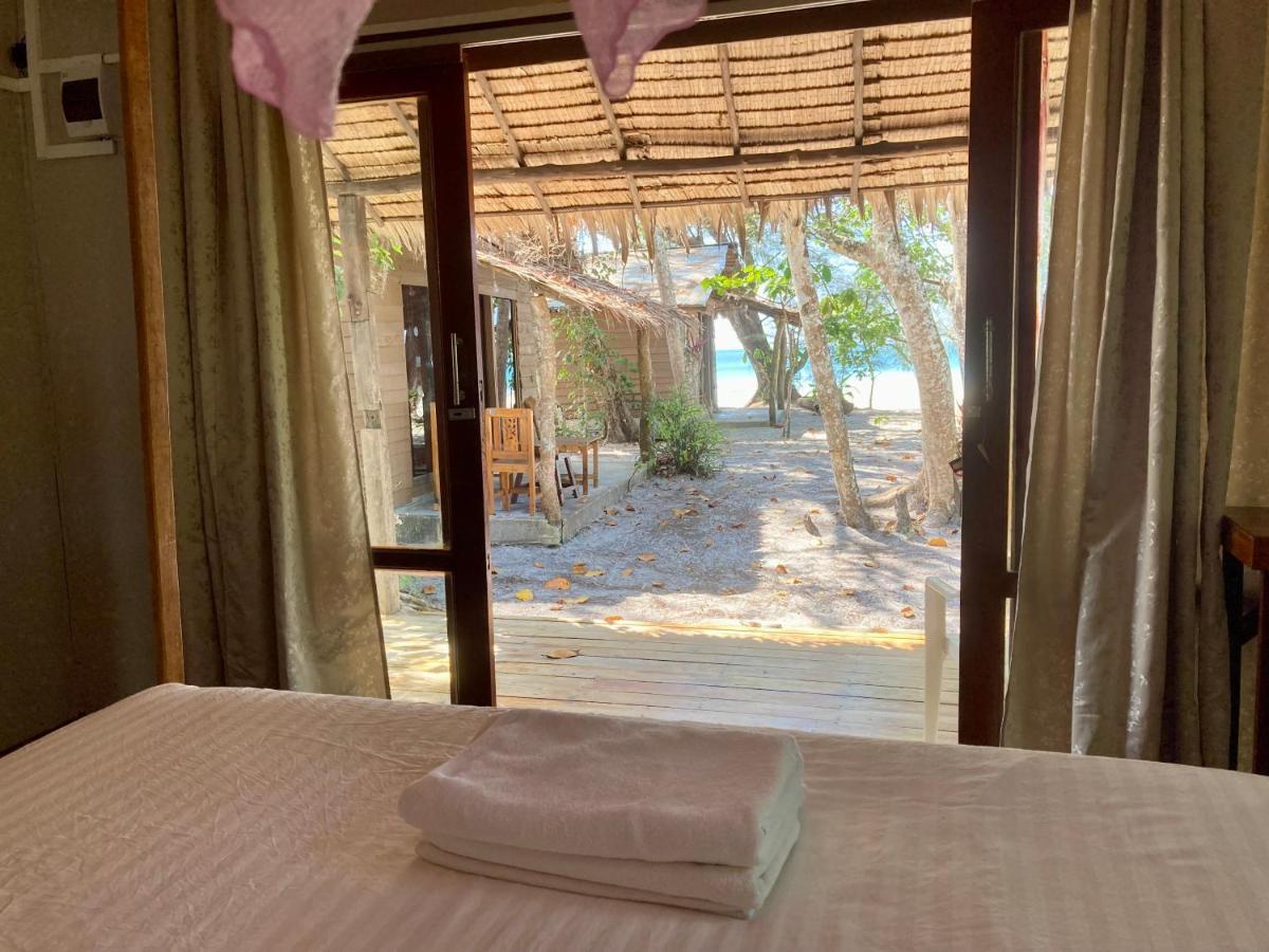 La Ong Lay Hotell Koh Phayam Eksteriør bilde