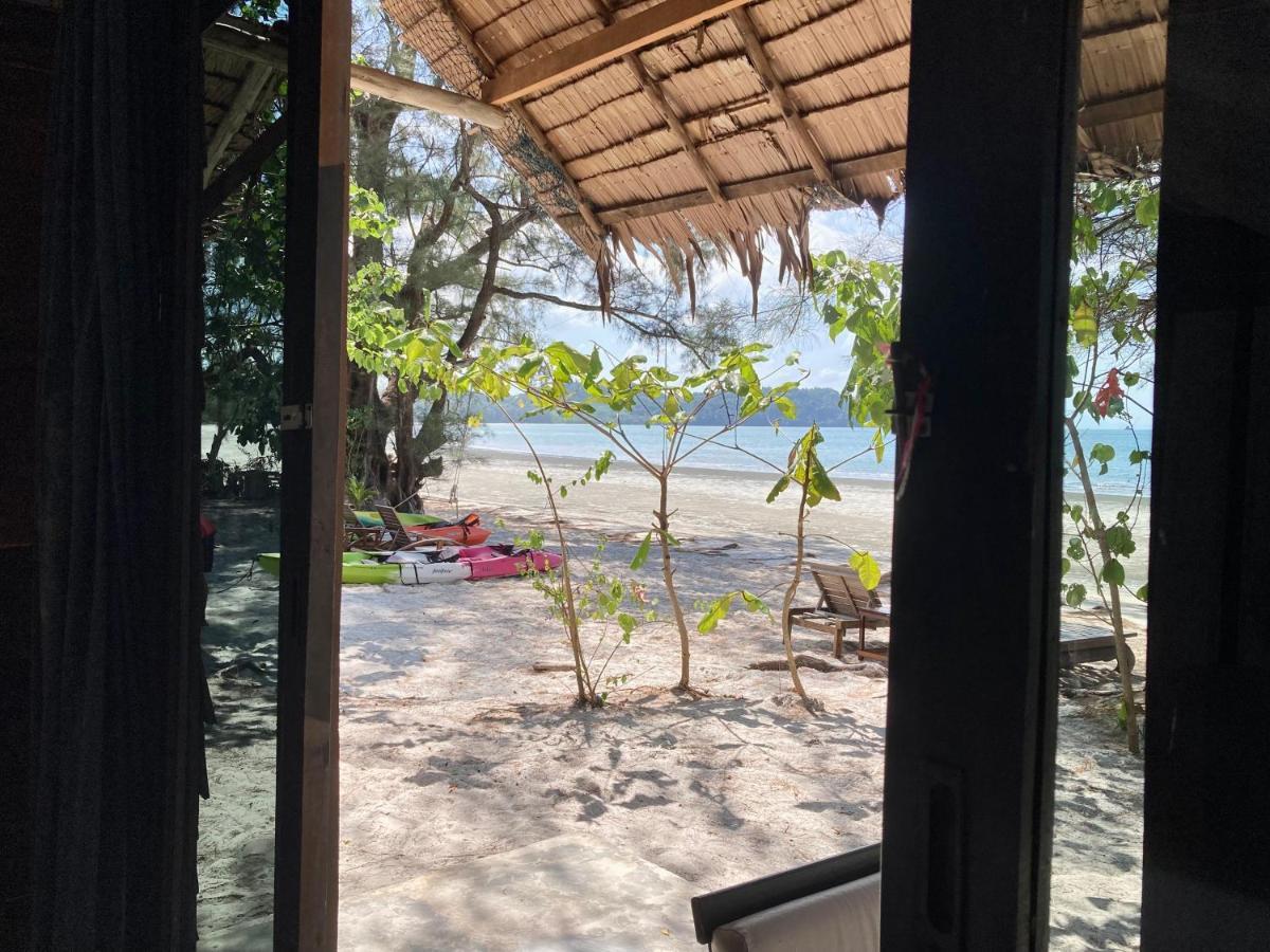 La Ong Lay Hotell Koh Phayam Eksteriør bilde