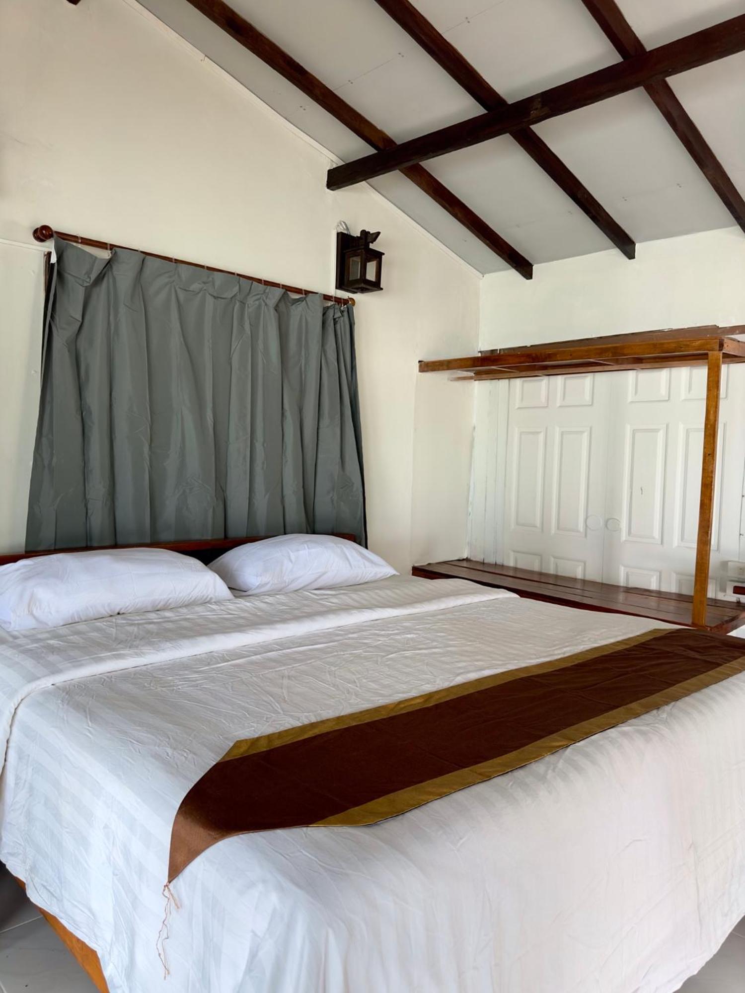 La Ong Lay Hotell Koh Phayam Eksteriør bilde