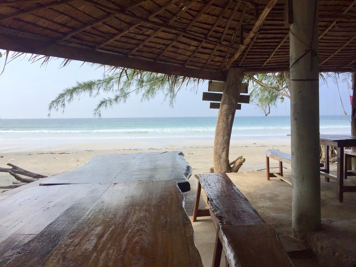 La Ong Lay Hotell Koh Phayam Eksteriør bilde