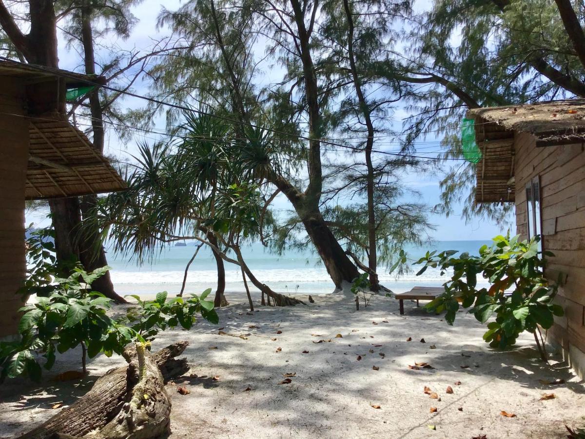 La Ong Lay Hotell Koh Phayam Eksteriør bilde